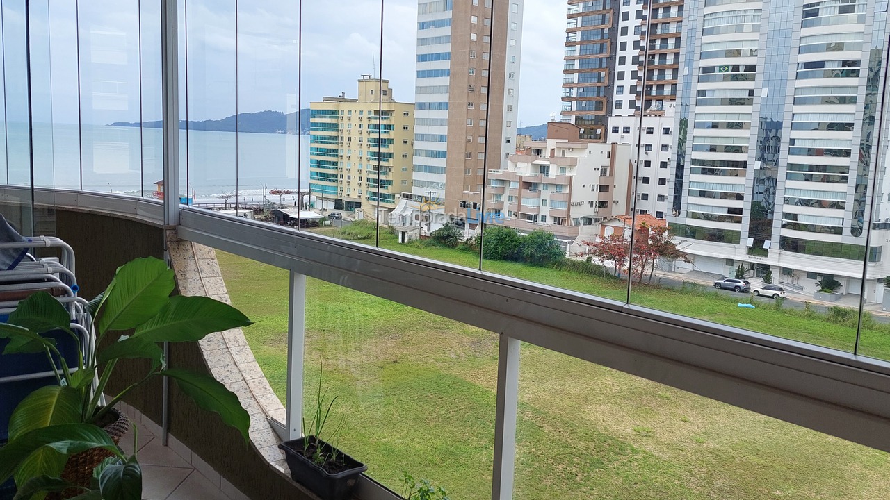 Apartamento para aluguel de temporada em Itapema (Meia Praia)