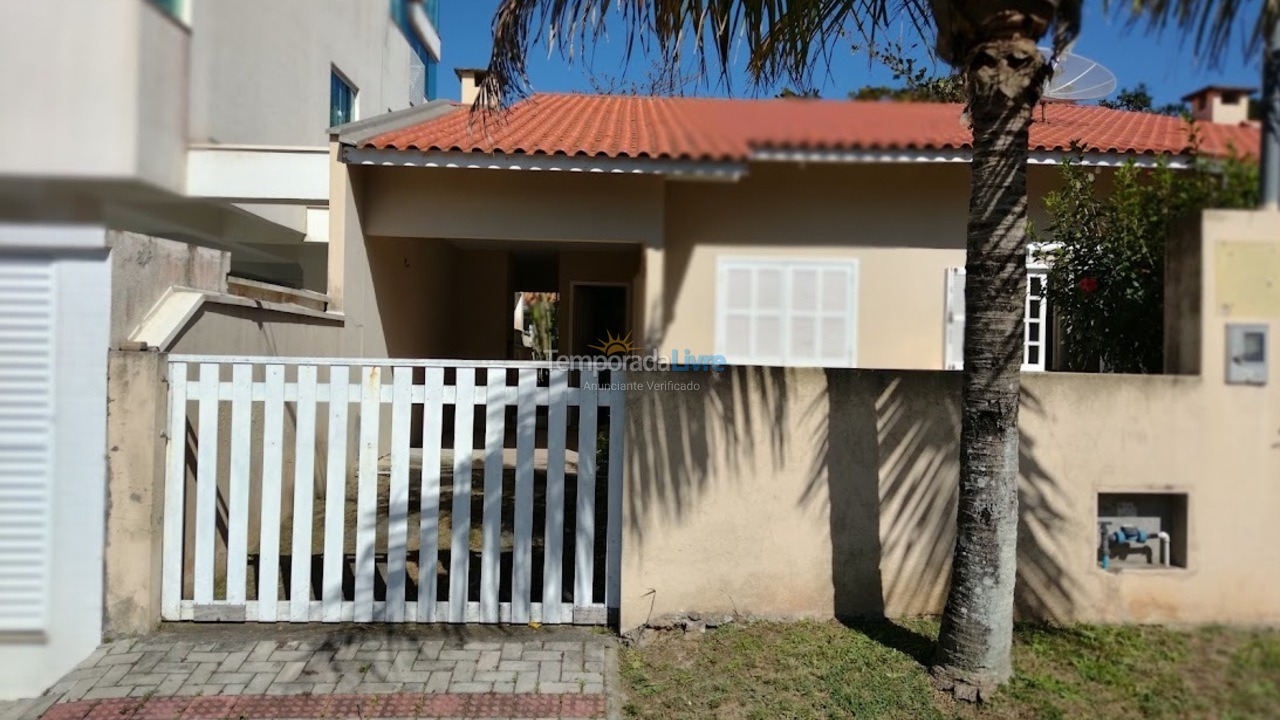 Casa para aluguel de temporada em Bombinhas (Canto Grande)