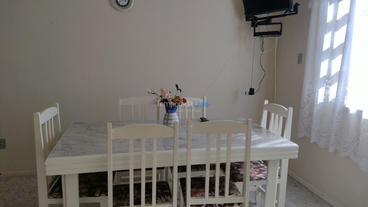 Casa para aluguel de temporada em Bombinhas (Canto Grande)