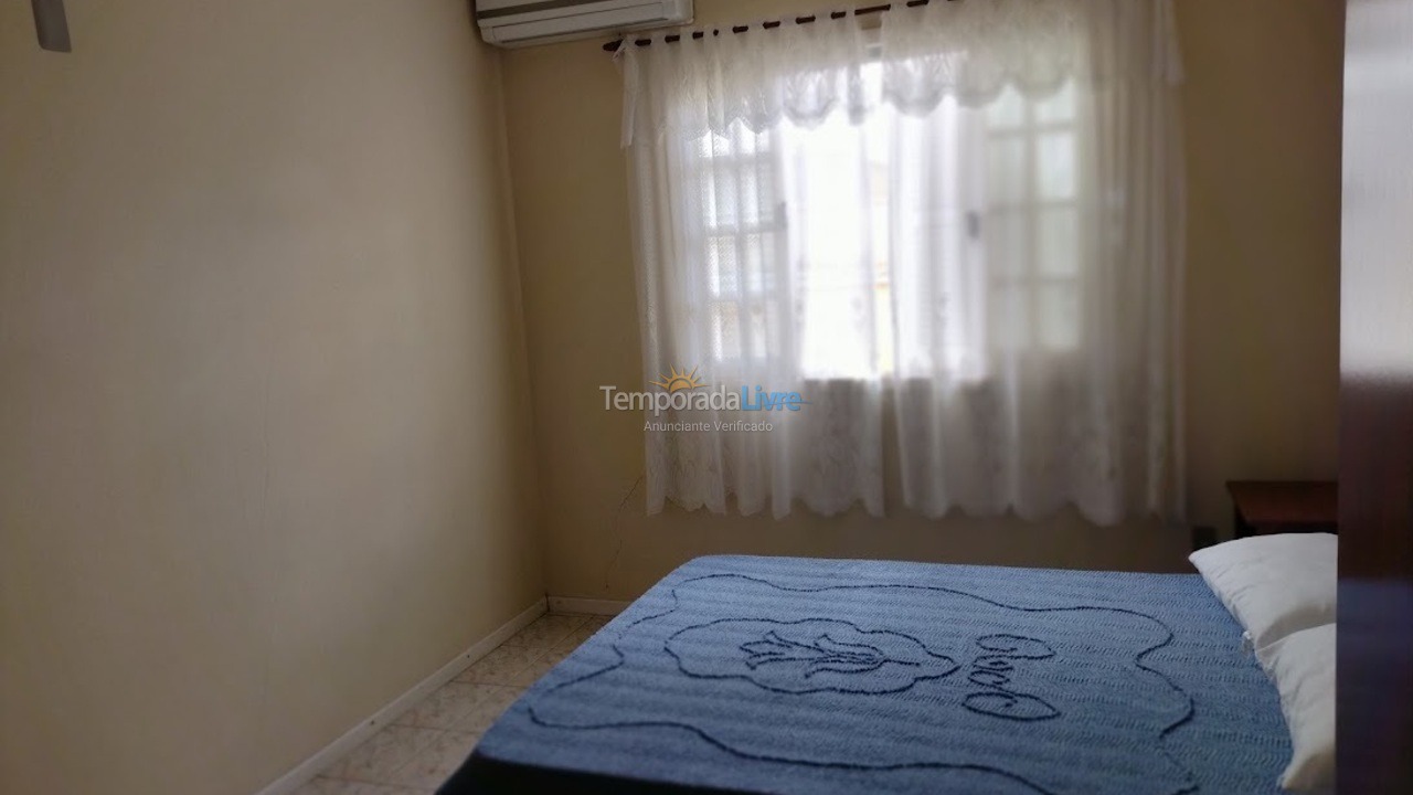 Casa para aluguel de temporada em Bombinhas (Canto Grande)