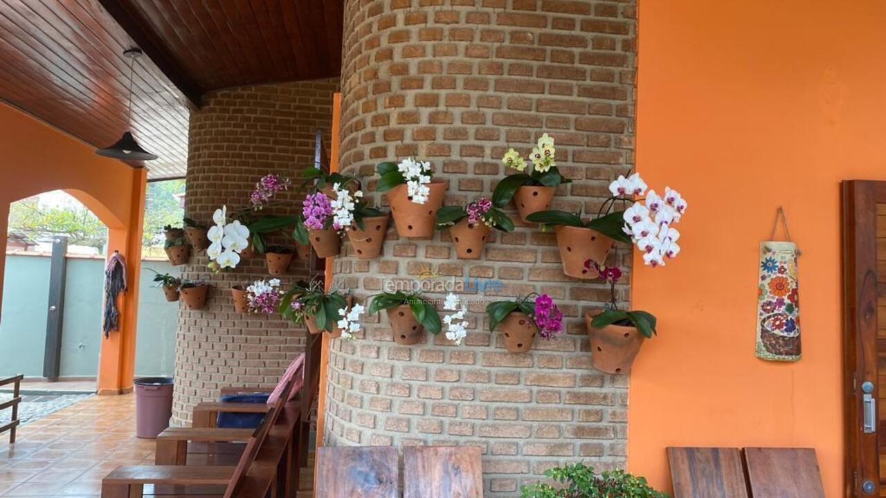 Casa para aluguel de temporada em Ubatuba (Praia das Toninhas)