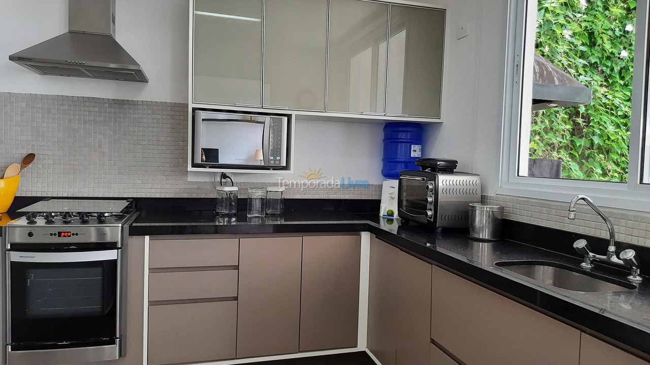 Apartamento para aluguel de temporada em São Sebastião (Maresias)