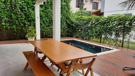 Condomínio Pé na Areia Maresias - Alto Padrão