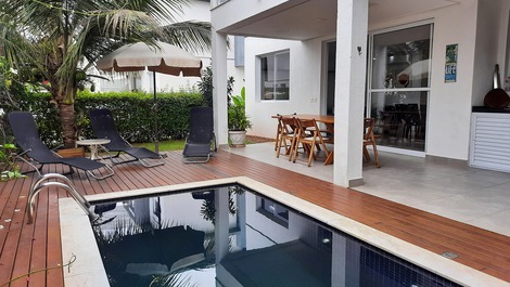 Condomínio Pé na Areia Maresias - Alto Padrão