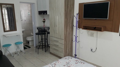 Beautiful Studio Apartment with WIFI Internet close to the beach in Santos