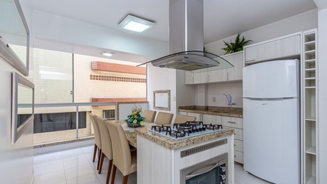 Apartment in Balneário Camboriú, 50 Meters Beach, Rua 1500. Up to 12x 💳 ☀️