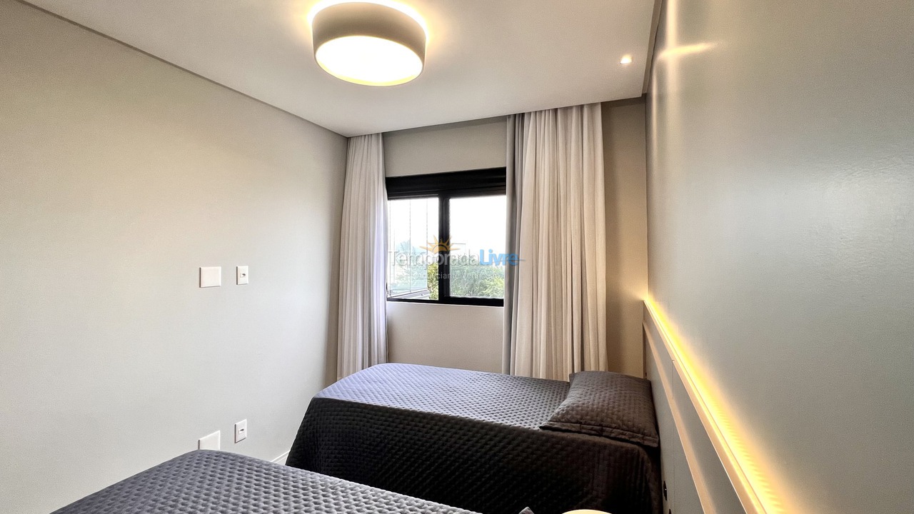 Apartamento para aluguel de temporada em Bombinhas (Canto Grande)