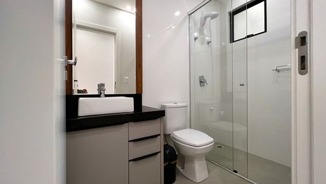 LINDO APARTAMENTO DE 2 SUÍTES COM VISTA PARA O MAR