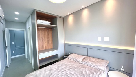 LINDO APARTAMENTO DE 2 SUÍTES COM VISTA PARA O MAR