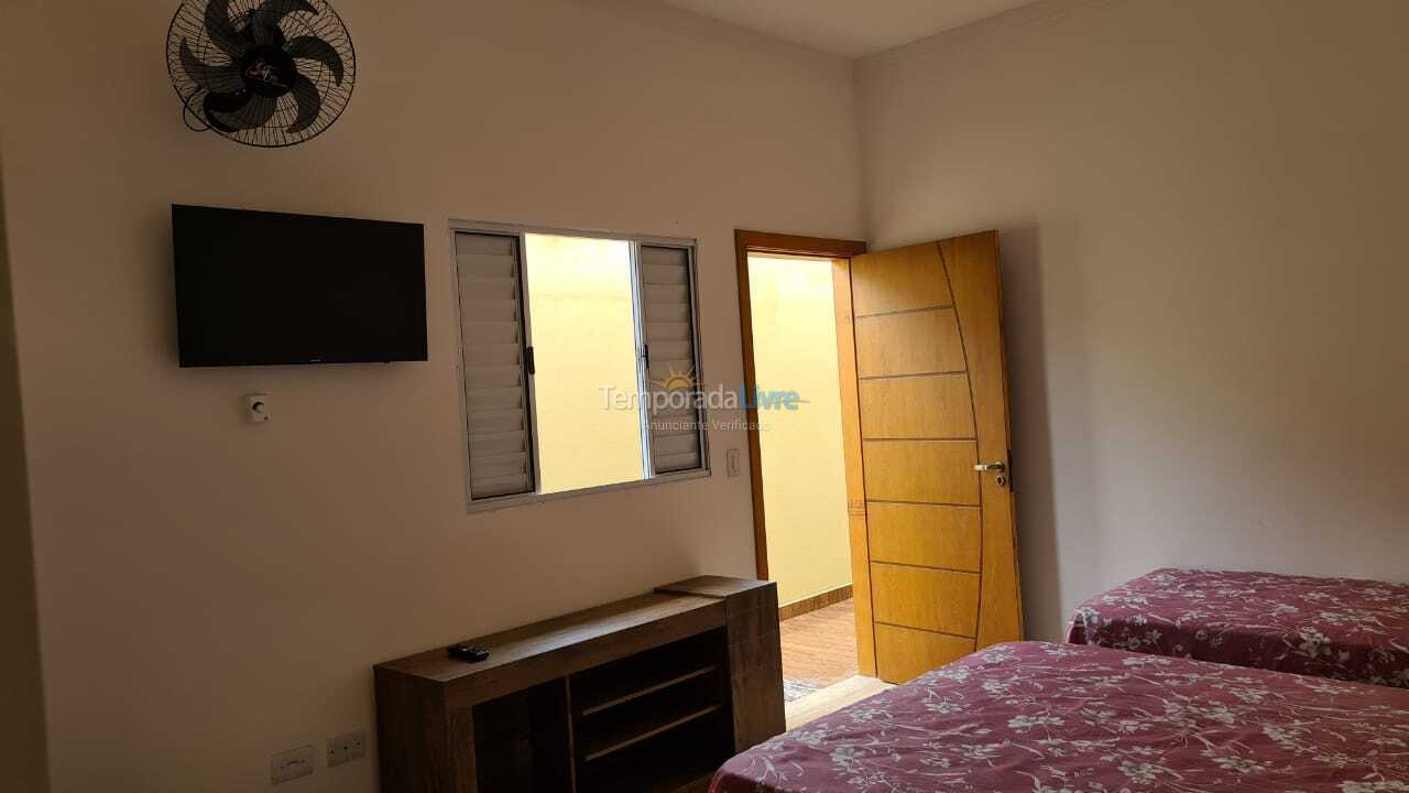 Casa para aluguel de temporada em Caraguatatuba (Martim de Sá)