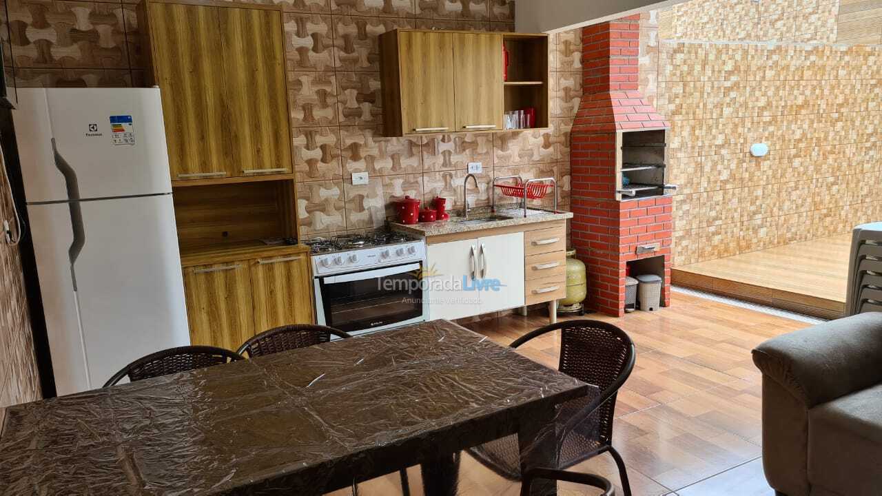 Casa para aluguel de temporada em Caraguatatuba (Martim de Sá)