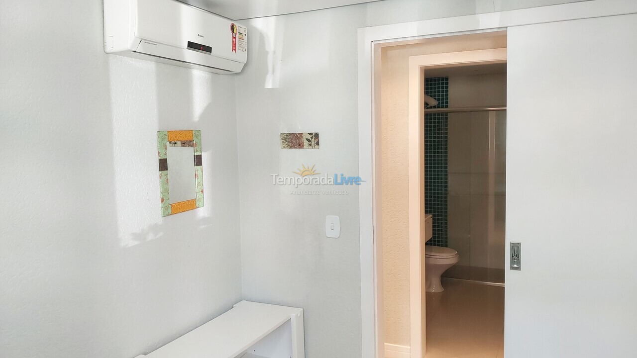 Casa para aluguel de temporada em Florianópolis (Jurere Tradicional)