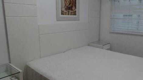 LINDO APARTAMENTO EM BOMBAS