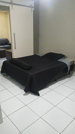  amplo quarto com cama box casal