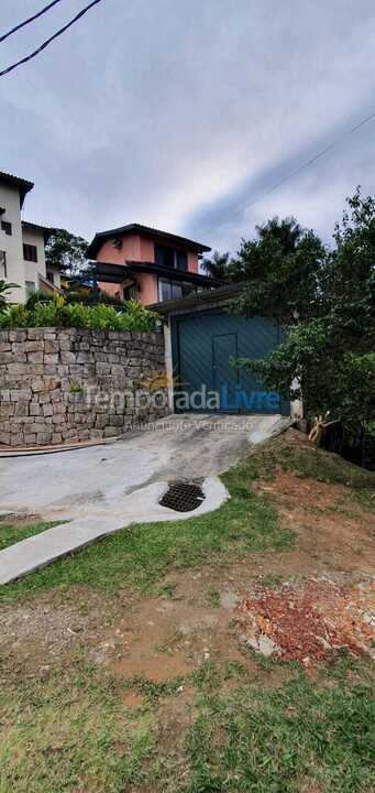 House for vacation rental in Caraguatatuba (Praia da Cocanha)