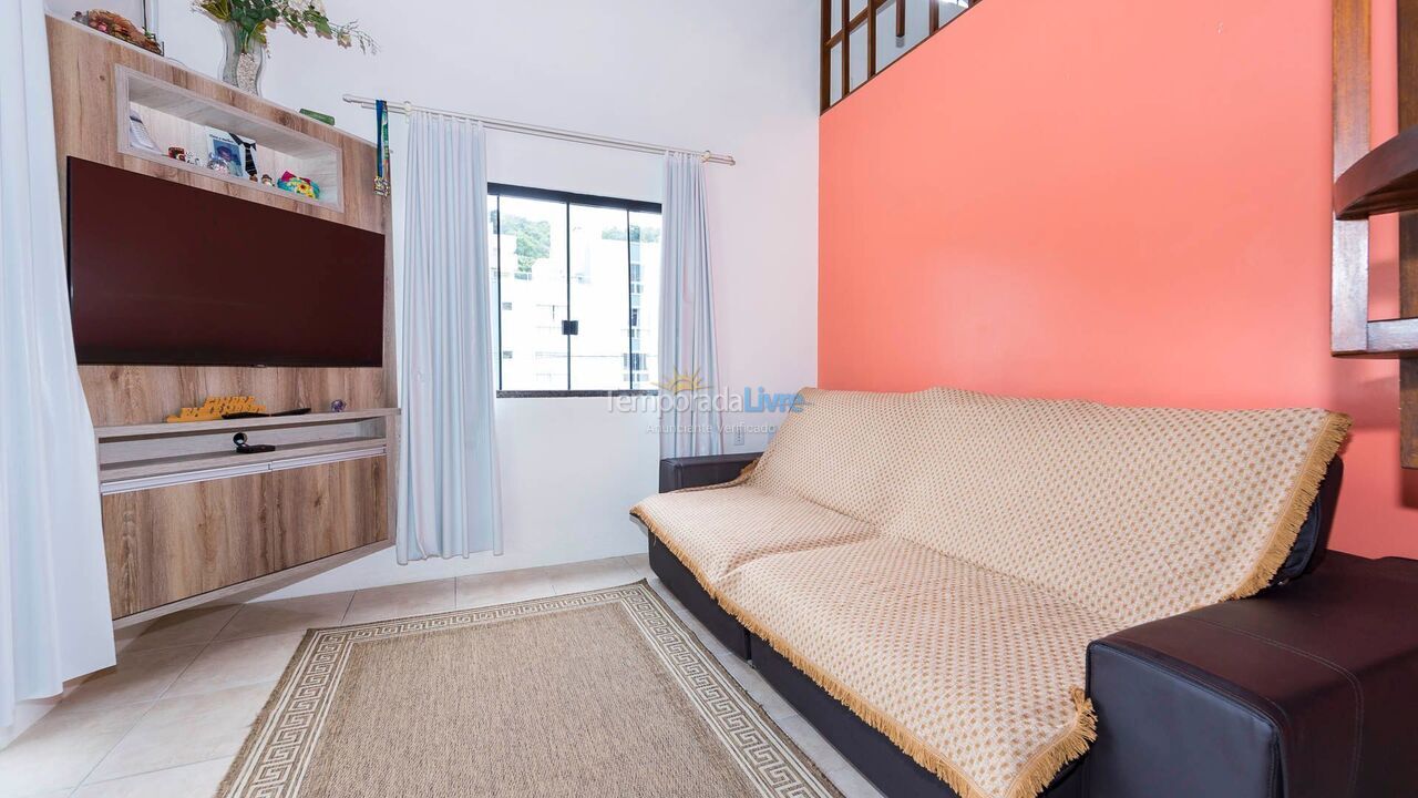 Casa para aluguel de temporada em Bombinhas (Praia de Bombas)
