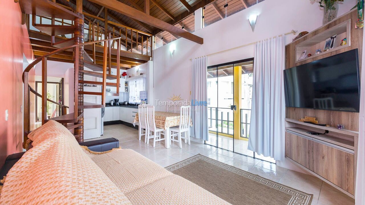 Casa para aluguel de temporada em Bombinhas (Praia de Bombas)