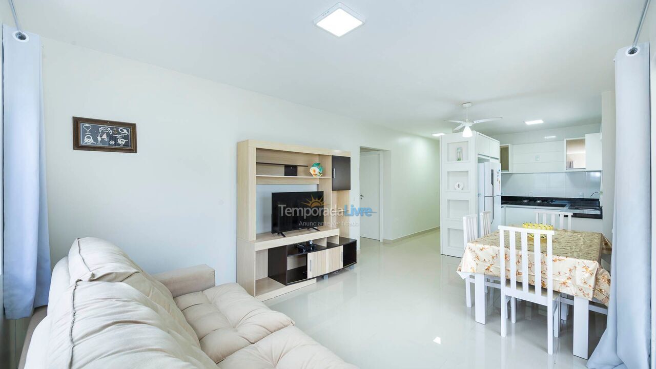 Casa para aluguel de temporada em Bombinhas (Praia de Bombas)