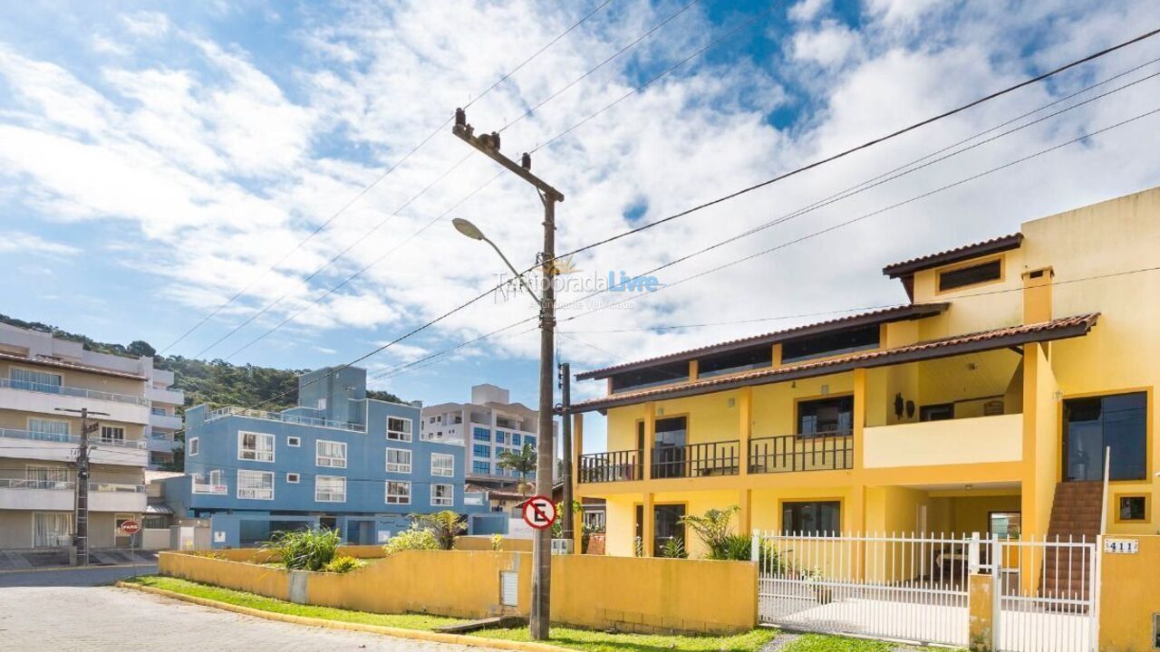 Casa para aluguel de temporada em Bombinhas (Praia de Bombas)