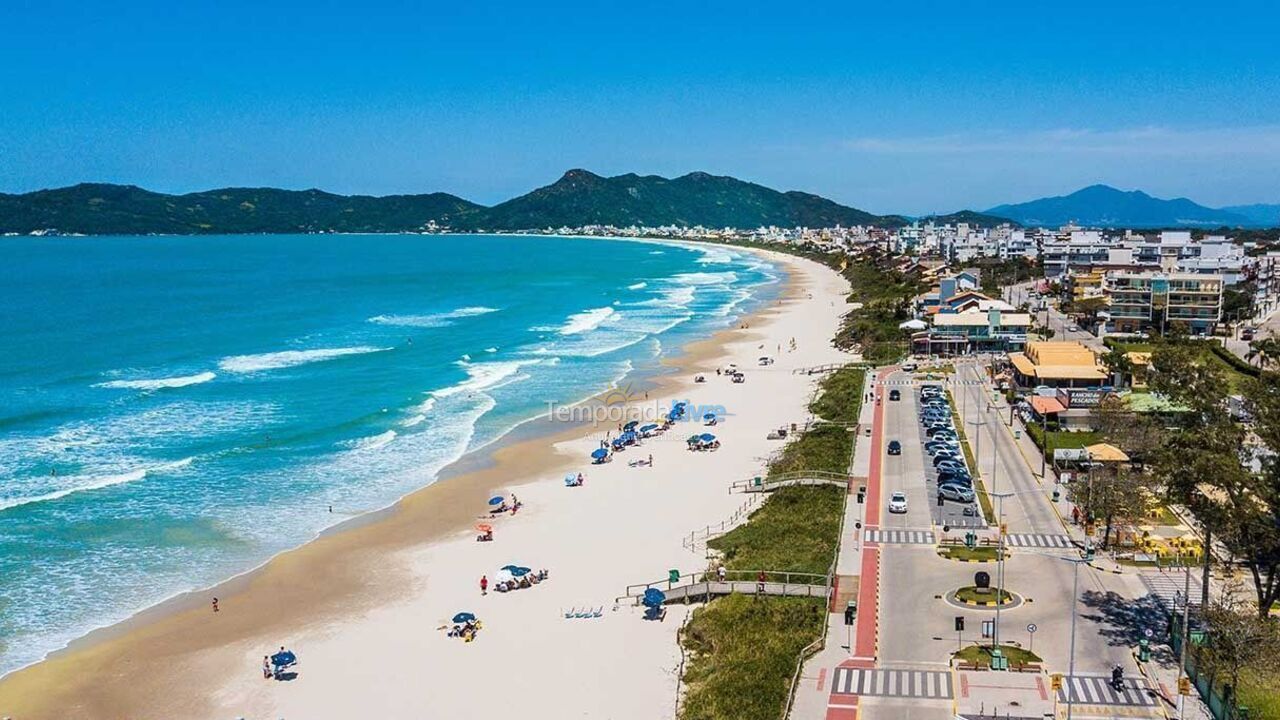 Casa para aluguel de temporada em Bombinhas (Praia de Bombas)