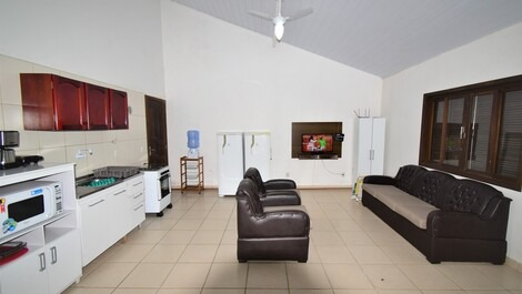 CASA CANELA * 3 DORMITORIOS * PISCINA * 450 mts de Praia de Mariscal