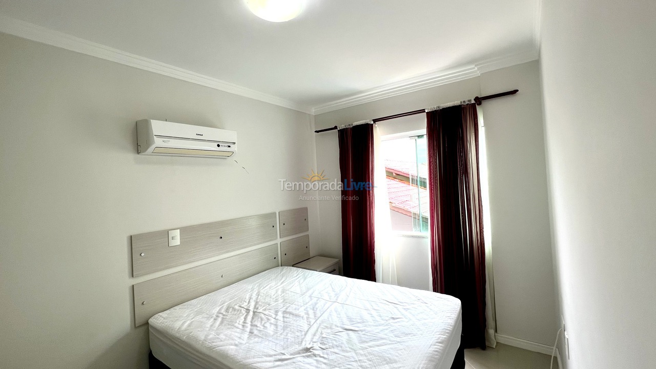 Apartamento para aluguel de temporada em Bombinhas (Canto Grande)