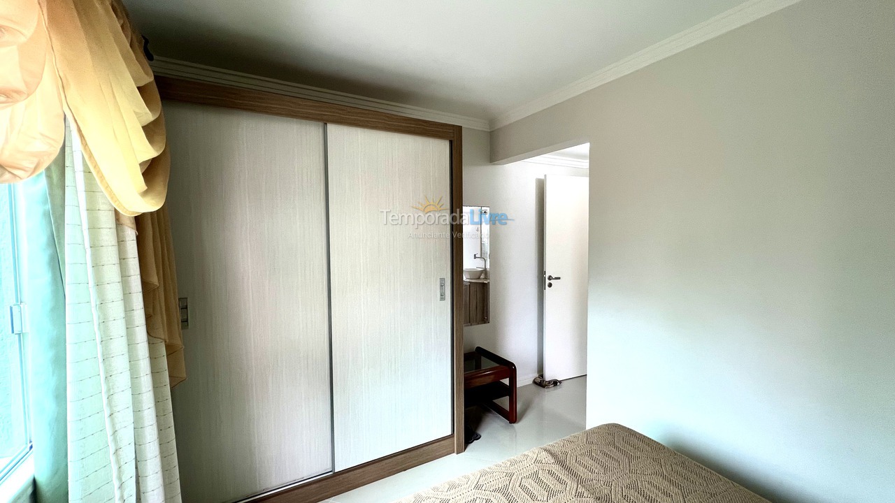 Apartamento para aluguel de temporada em Bombinhas (Canto Grande)