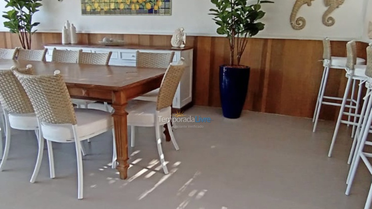 Casa para aluguel de temporada em São Sebastião (Camburi)