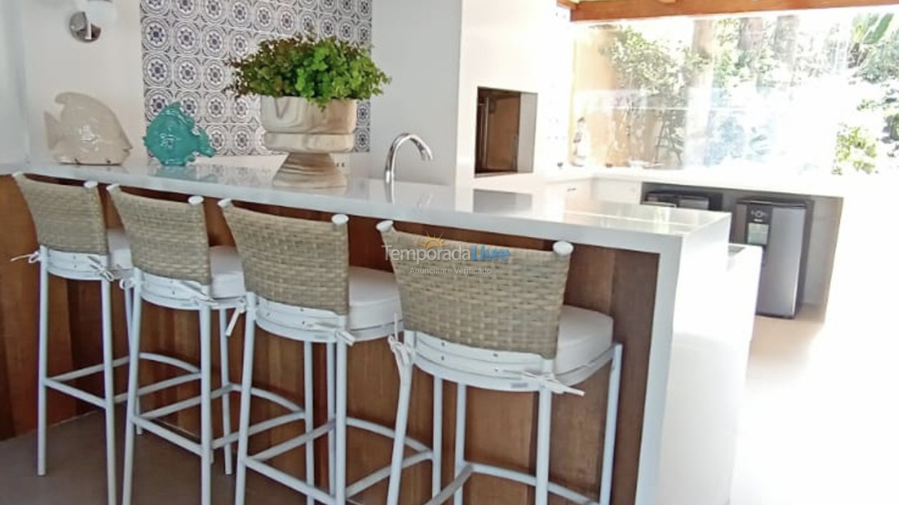 Casa para aluguel de temporada em São Sebastião (Camburi)