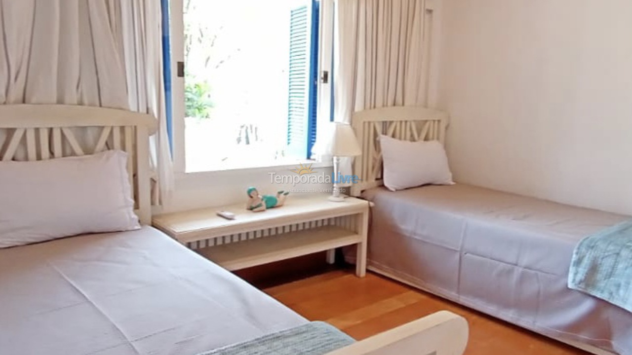 Casa para aluguel de temporada em São Sebastião (Camburi)