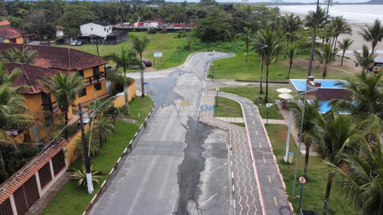 Casa para aluguel de temporada em Bertioga (Vista Linda)