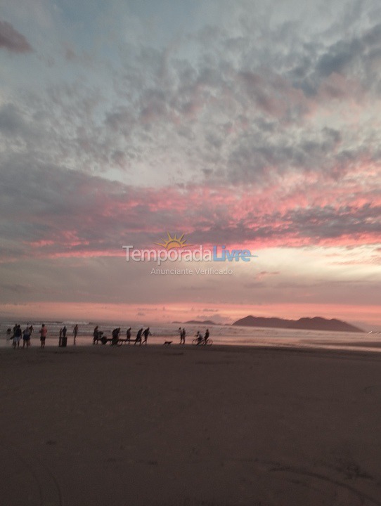 Casa para aluguel de temporada em Bertioga (Vista Linda)