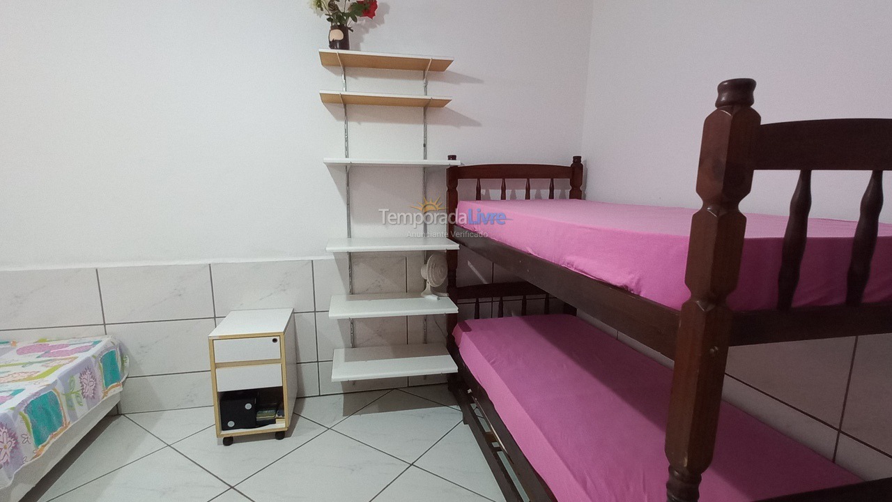 House for vacation rental in Caraguatatuba (Praia das Palmeiras)