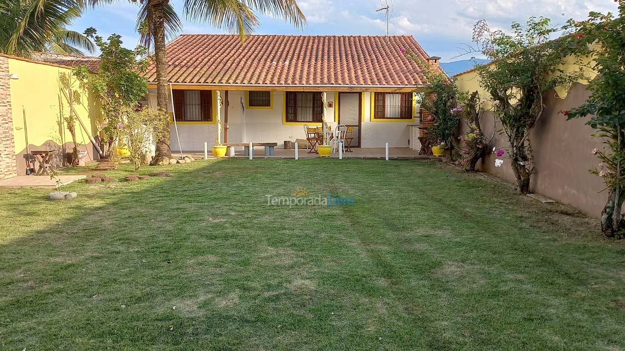 House for vacation rental in Caraguatatuba (Praia das Palmeiras)