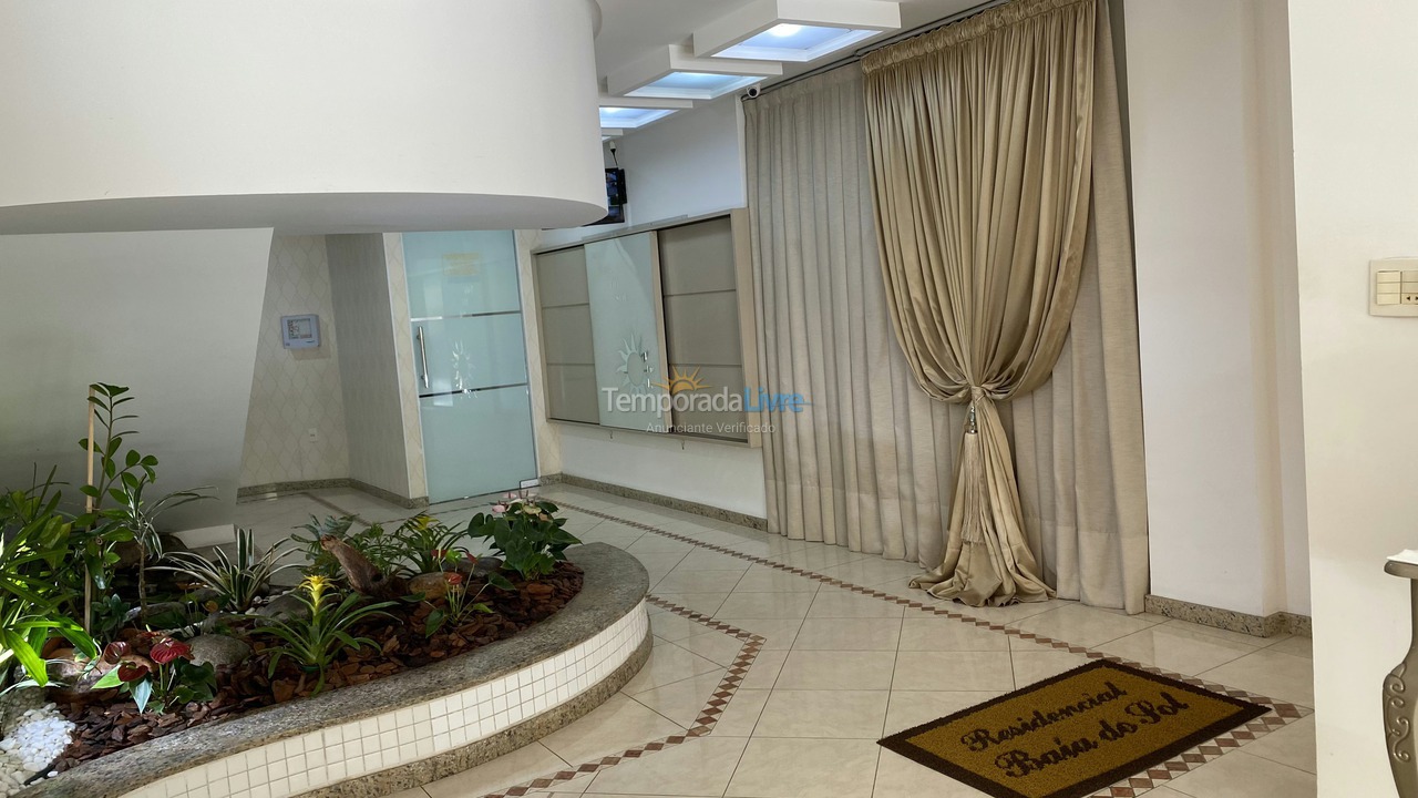 Apartamento para aluguel de temporada em Itapema (Meia Praia)