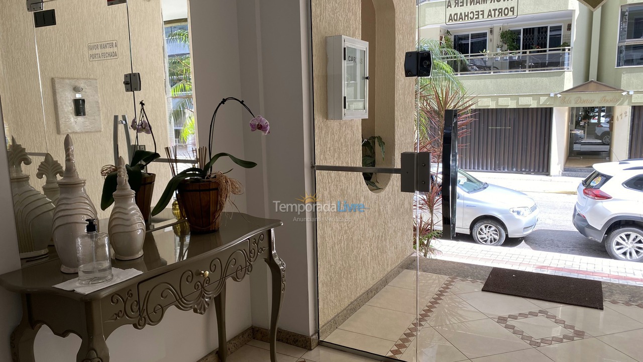 Apartamento para aluguel de temporada em Itapema (Meia Praia)