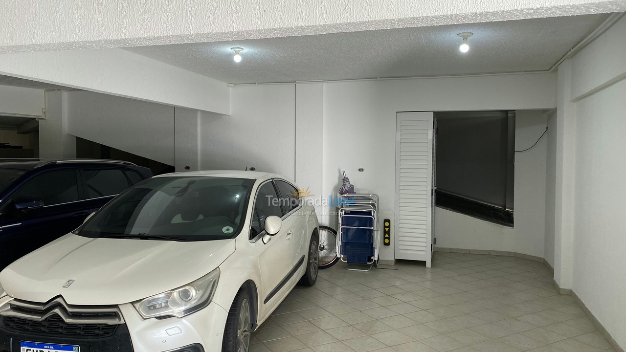 Apartamento para aluguel de temporada em Itapema (Meia Praia)