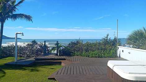 HOUSE BEIRA MARTO HIGH STANDARD PRAIA DE CANTO GRANDE BOMBINHAS SC
