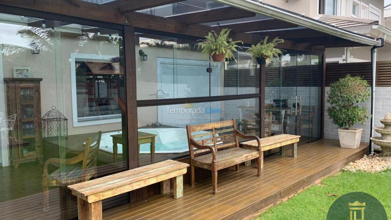 Casa para aluguel de temporada em Florianopolis (Jurerê Internacional)