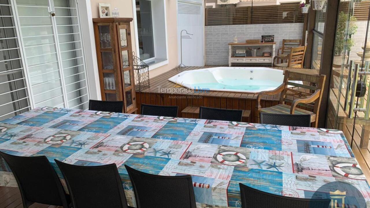 Casa para aluguel de temporada em Florianopolis (Jurerê Internacional)