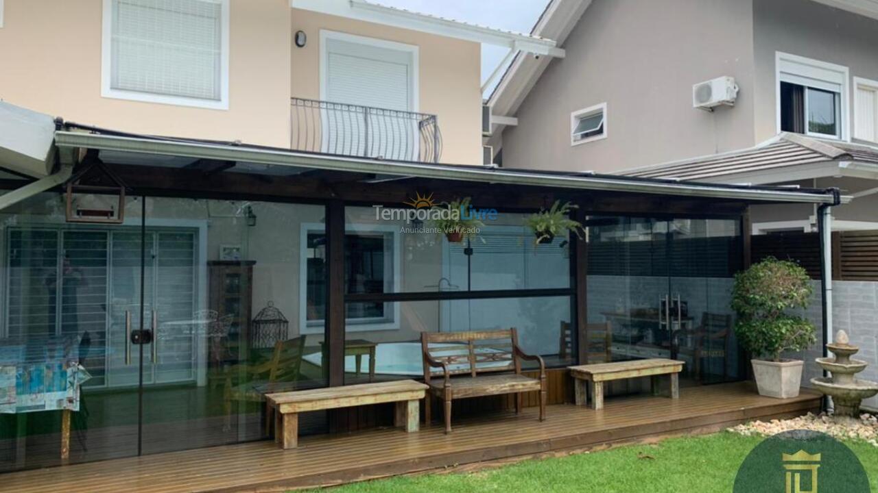 Casa para aluguel de temporada em Florianopolis (Jurerê Internacional)