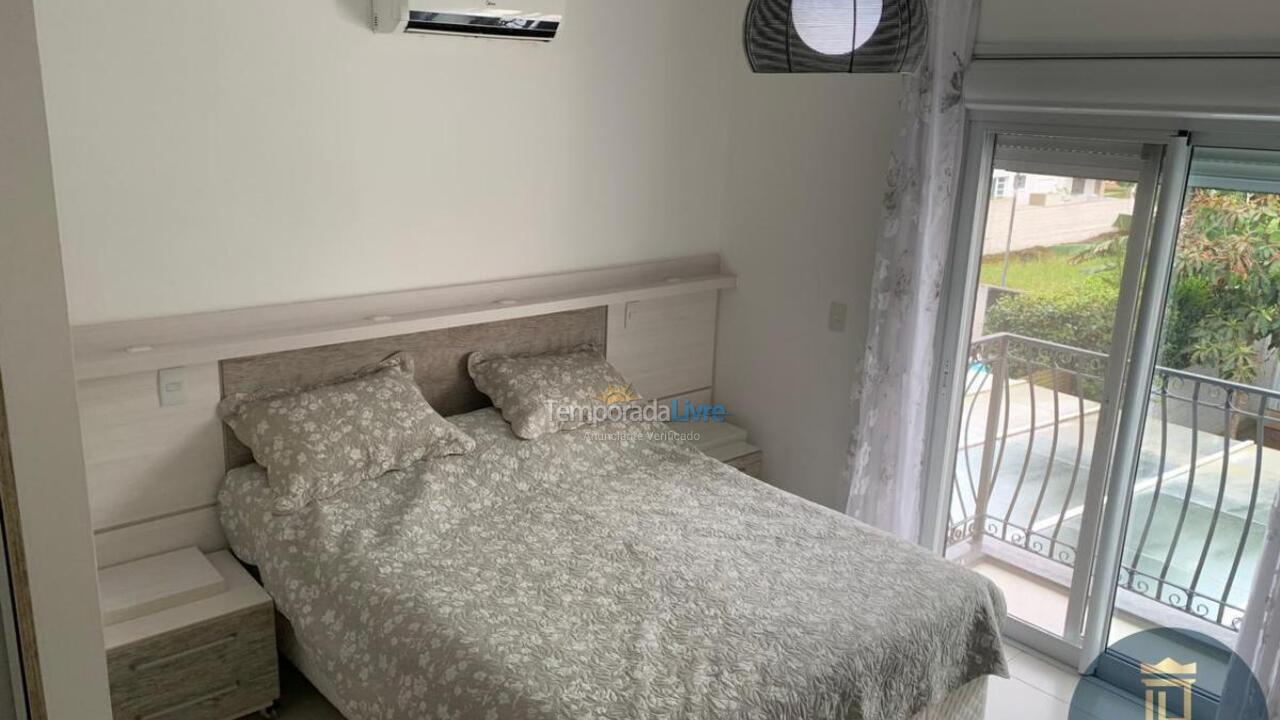 Casa para aluguel de temporada em Florianopolis (Jurerê Internacional)