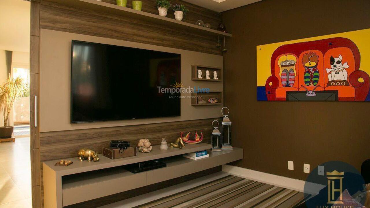 Casa para aluguel de temporada em Florianopolis (Jurerê Internacional)