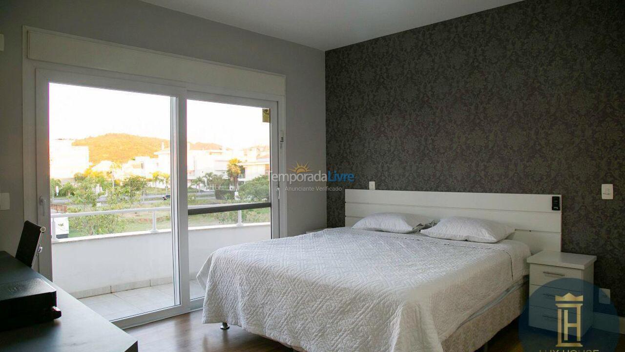 Casa para aluguel de temporada em Florianopolis (Jurerê Internacional)