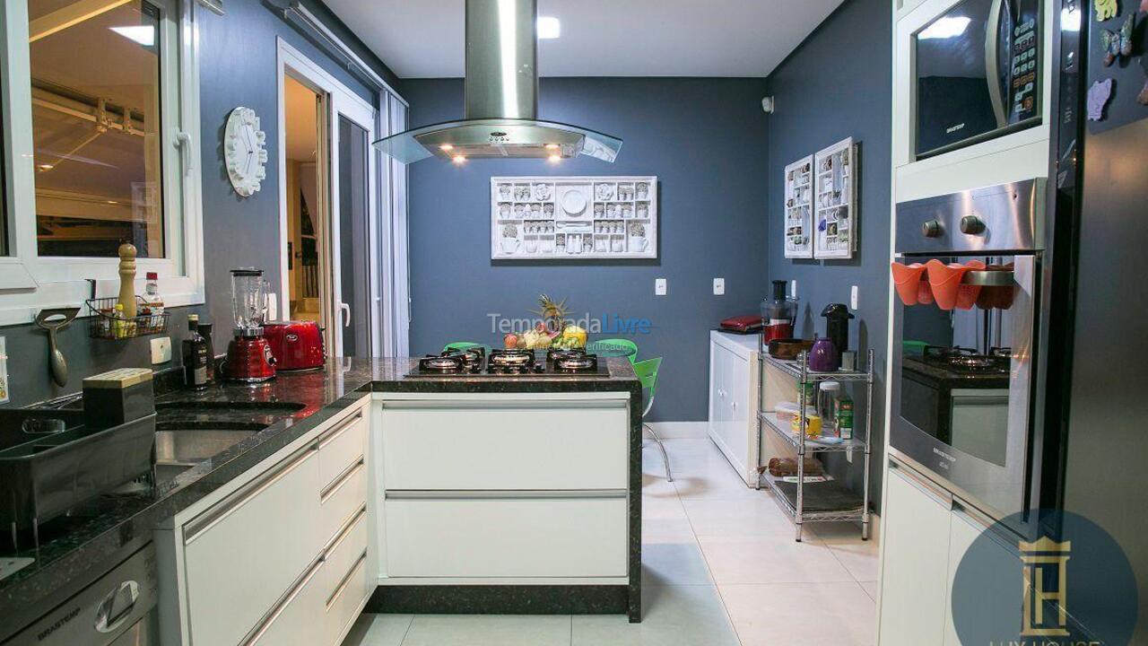 Casa para aluguel de temporada em Florianopolis (Jurerê Internacional)