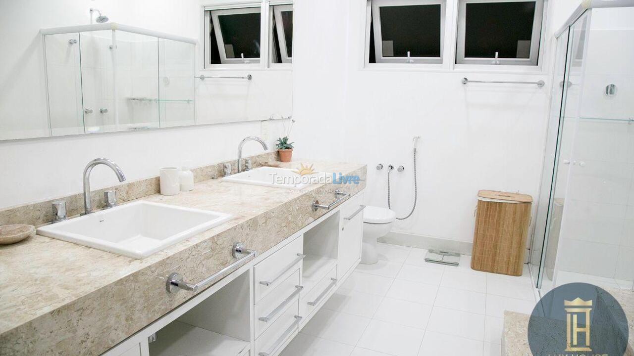 Casa para aluguel de temporada em Florianopolis (Jurerê Internacional)