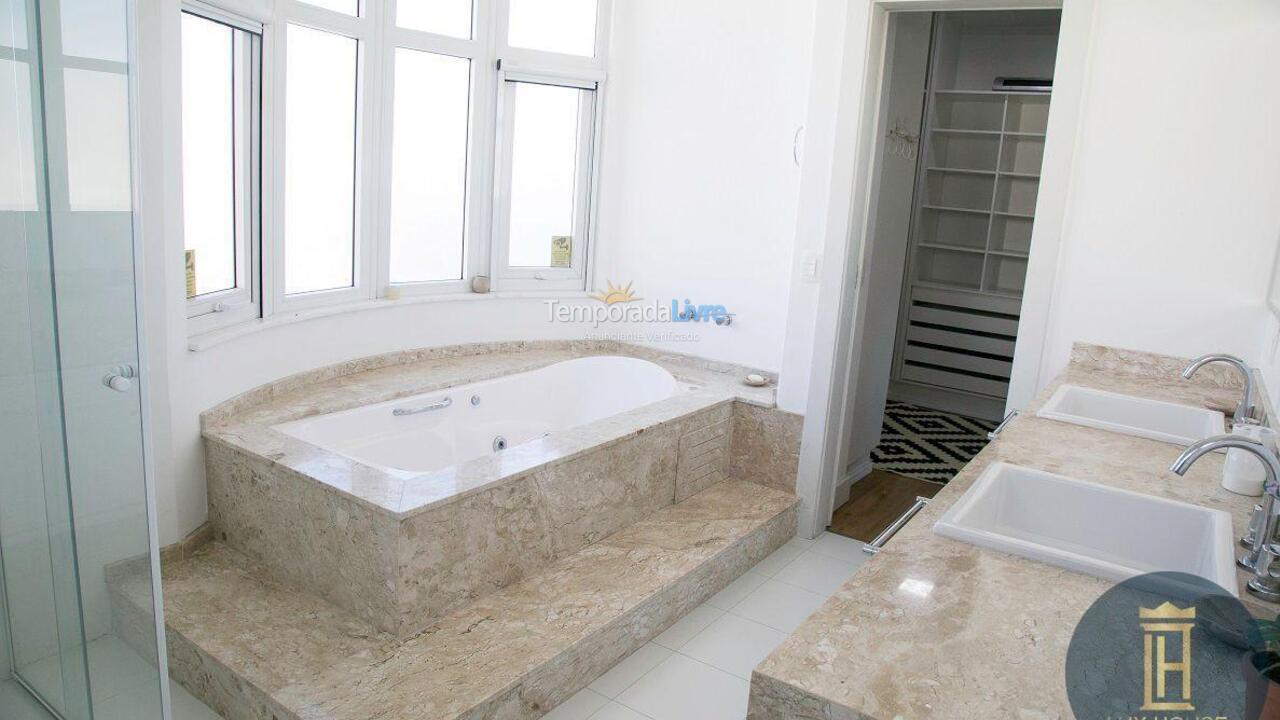 Casa para aluguel de temporada em Florianopolis (Jurerê Internacional)