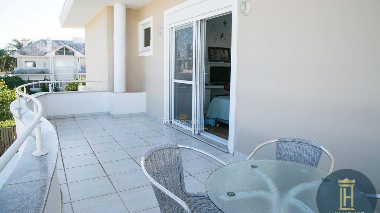 Casa para aluguel de temporada em Florianopolis (Jurerê Internacional)