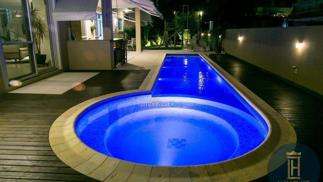 Casa para aluguel de temporada em Florianopolis (Jurerê Internacional)