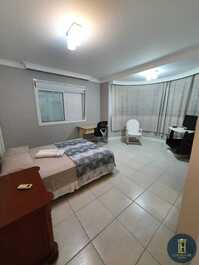 Linda Casa na Avenida Dourados em Jurerê